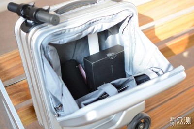 雙十一入手的黑科技 智能電動(dòng)行李箱騎行體驗(yàn)深度評(píng)測(cè)